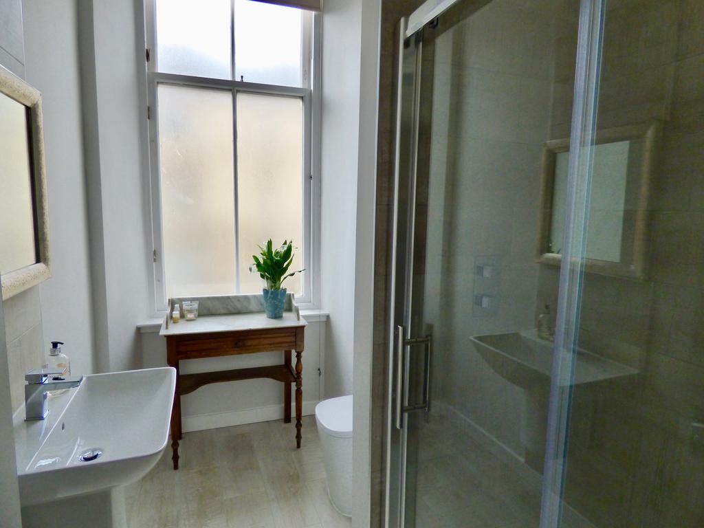 The Derby Suite Glasgow Bagian luar foto