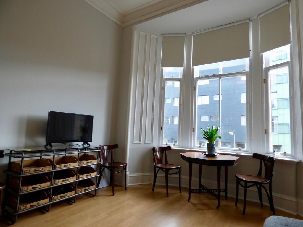 The Derby Suite Glasgow Bagian luar foto